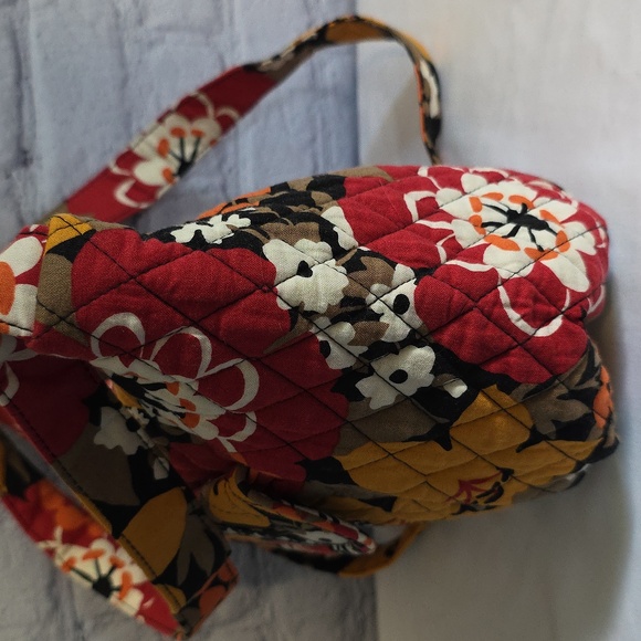 Vera Bradley retired "Bittersweet" pattern Clare crossbody bag - Picture 11 of 12